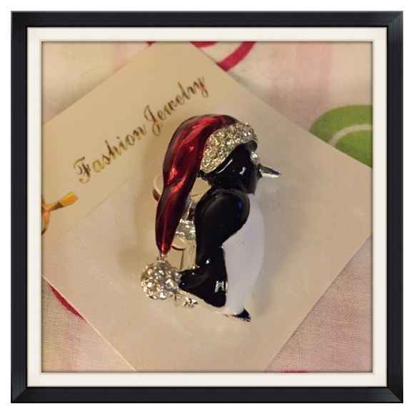 🆕🎄Penguin With Crystal Red Cap - Picture 1 of 2